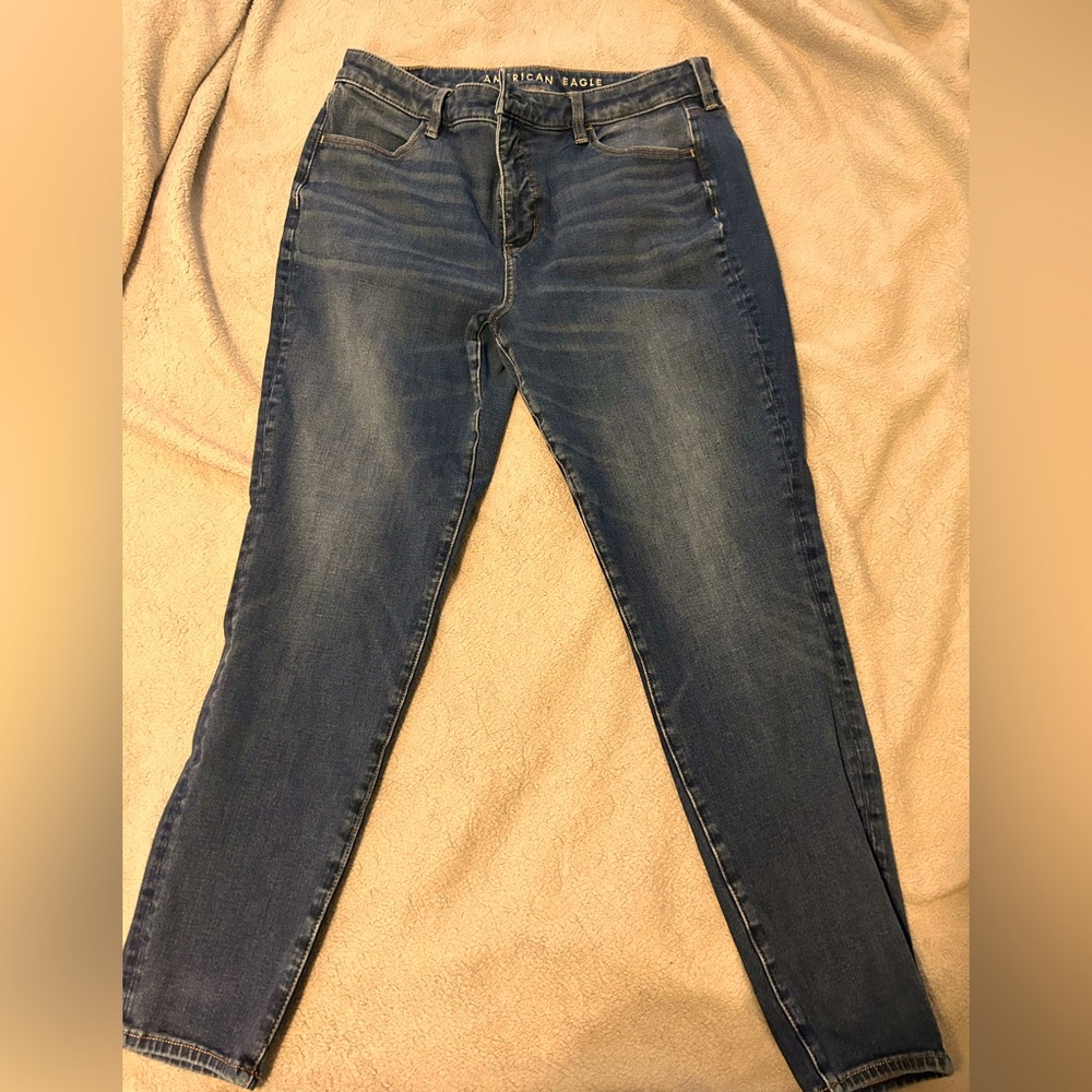 American eagle high-rise jegging women’s jean size 16 regular. No smoking house.